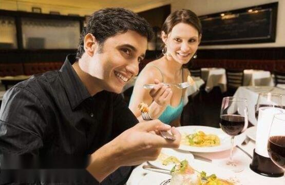 What is suitable to eat on a first date? Learn these tips to feel completely at ease.