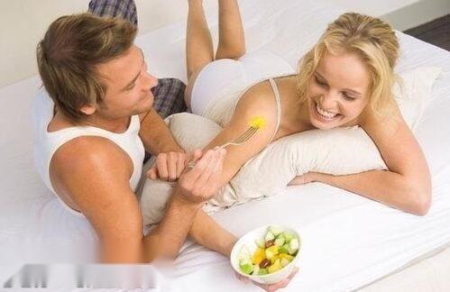 What are the signs of a successful first date?